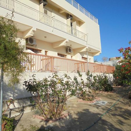 Niki Court Holiday Apartments Paphos Esterno foto