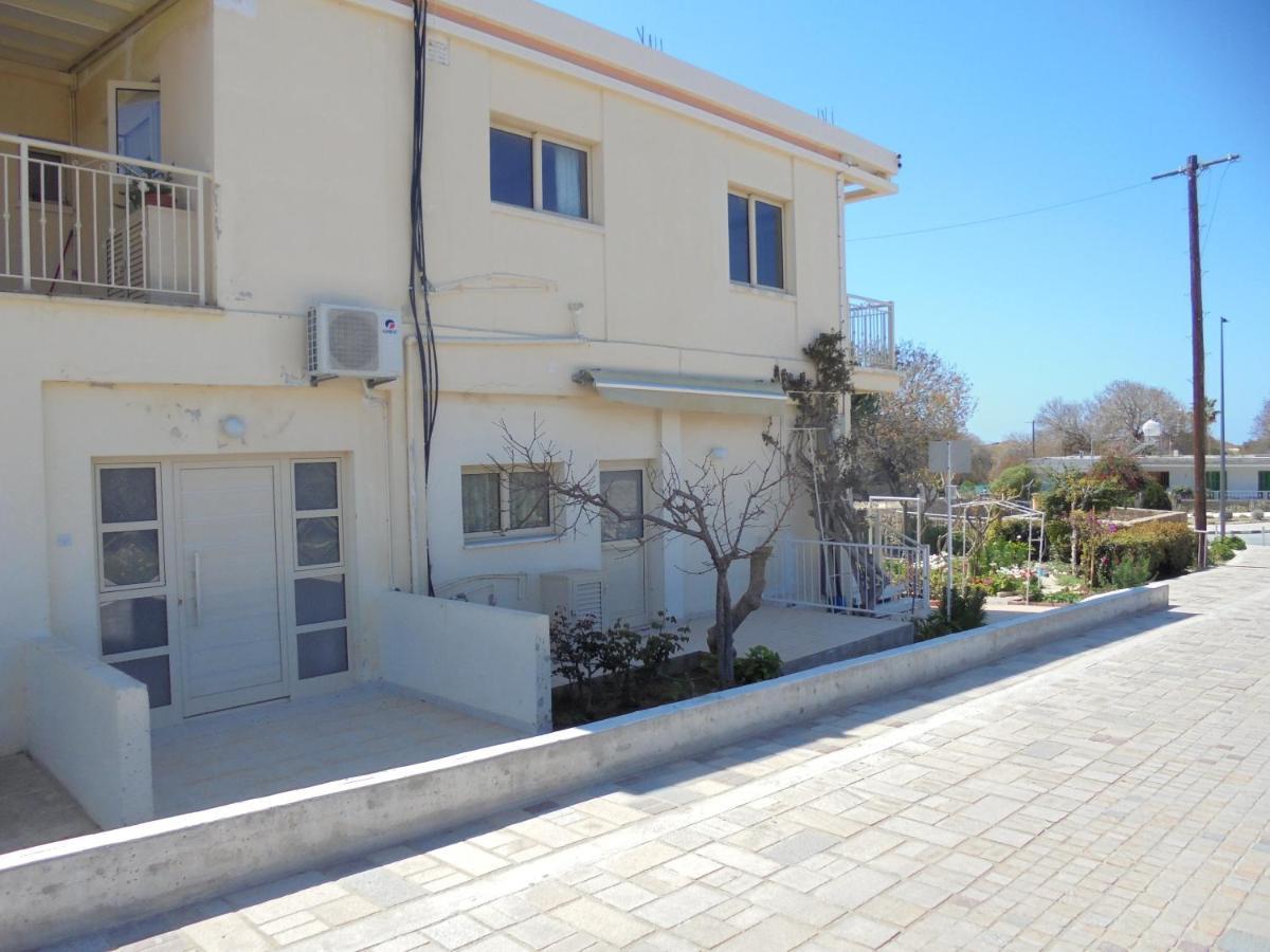 Niki Court Holiday Apartments Paphos Esterno foto