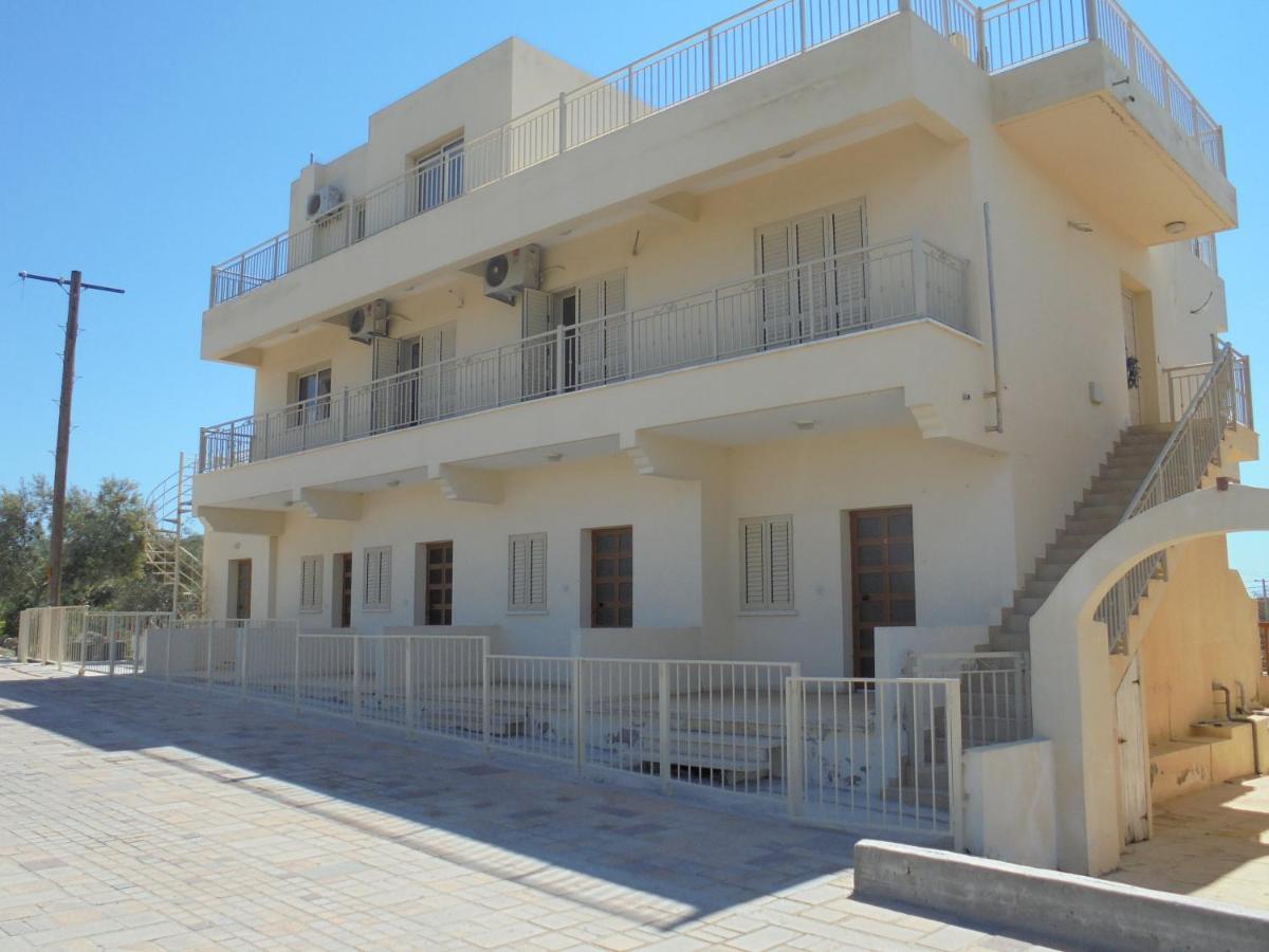 Niki Court Holiday Apartments Paphos Esterno foto