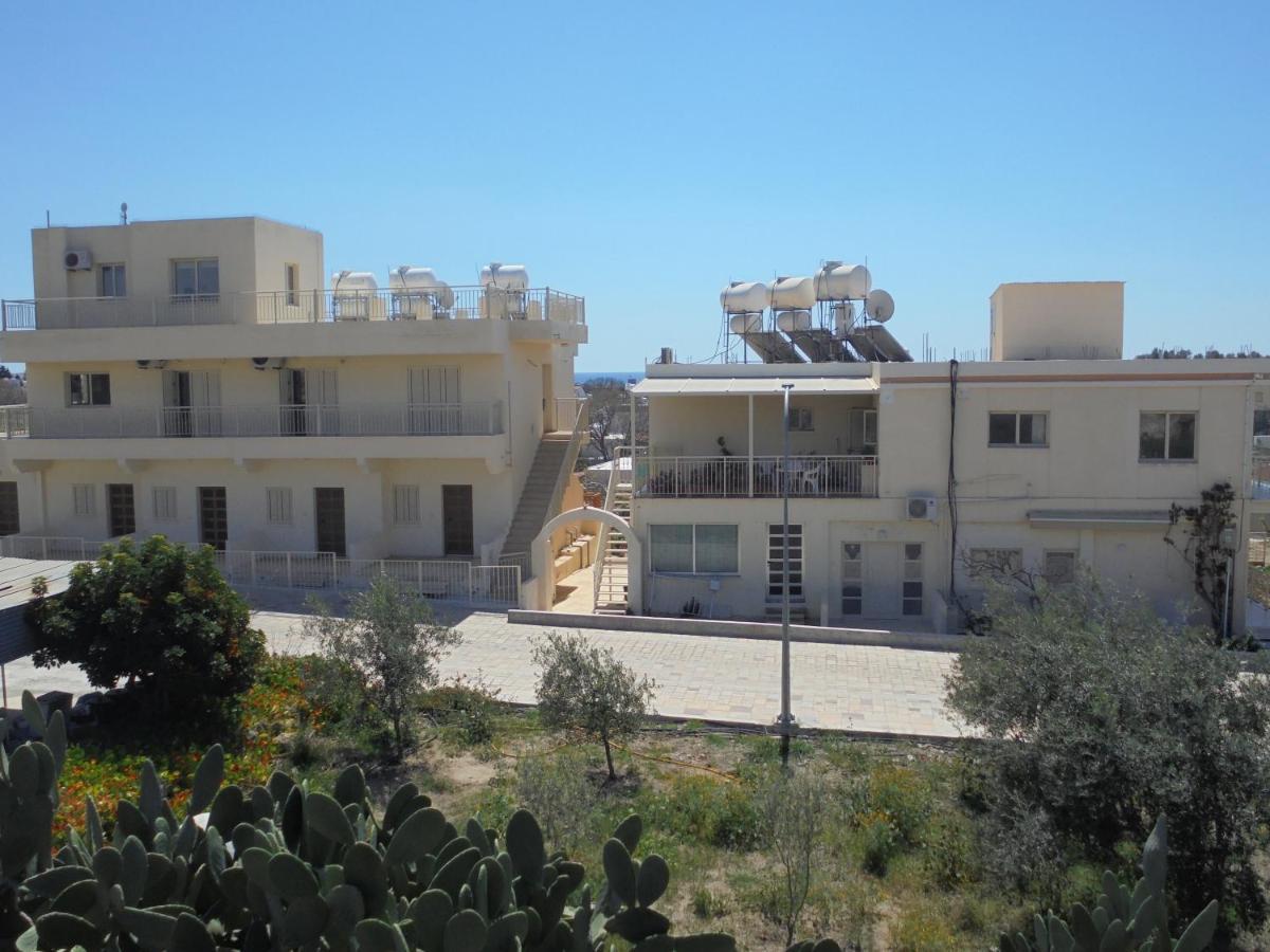 Niki Court Holiday Apartments Paphos Esterno foto