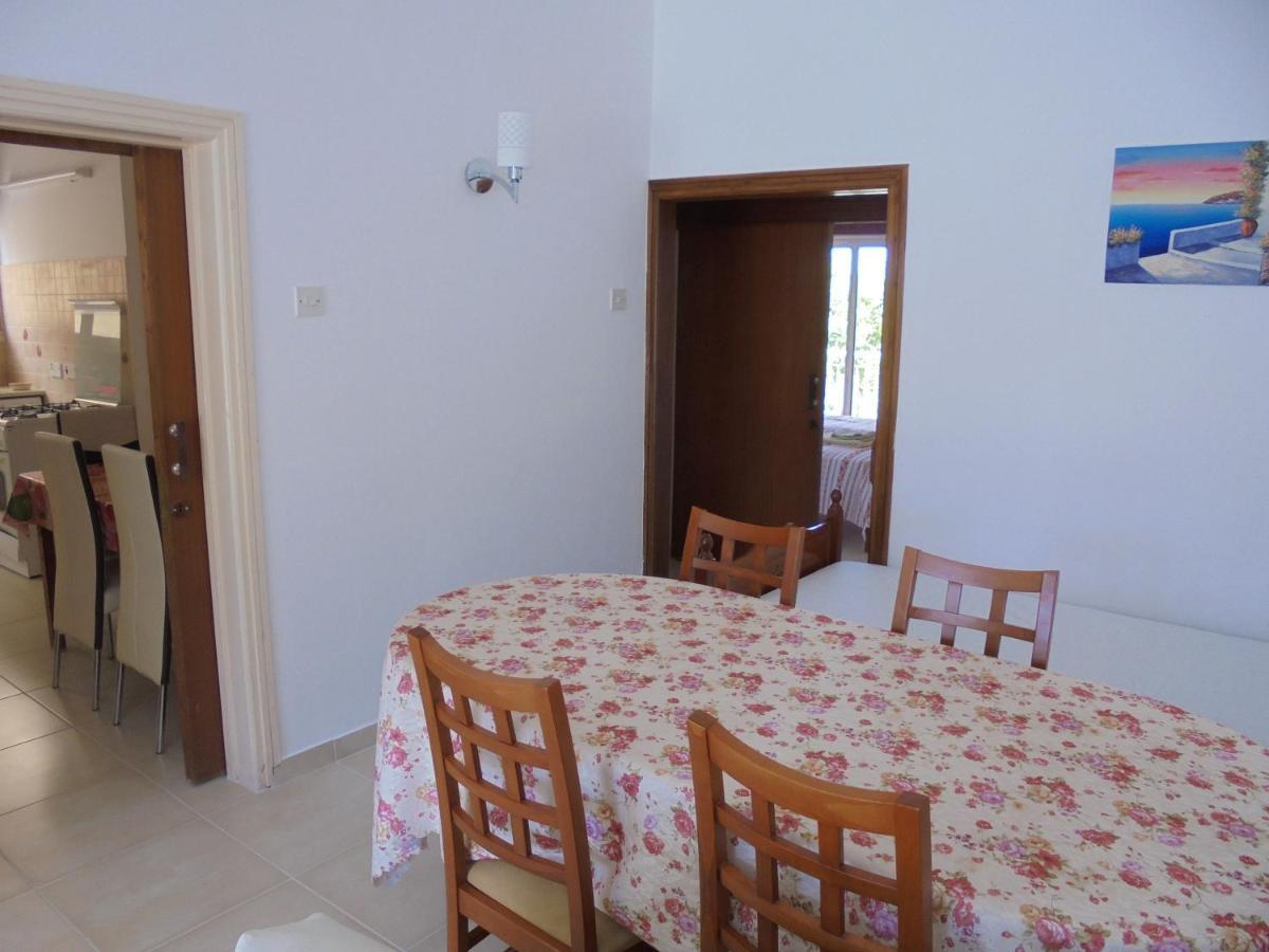 Niki Court Holiday Apartments Paphos Esterno foto