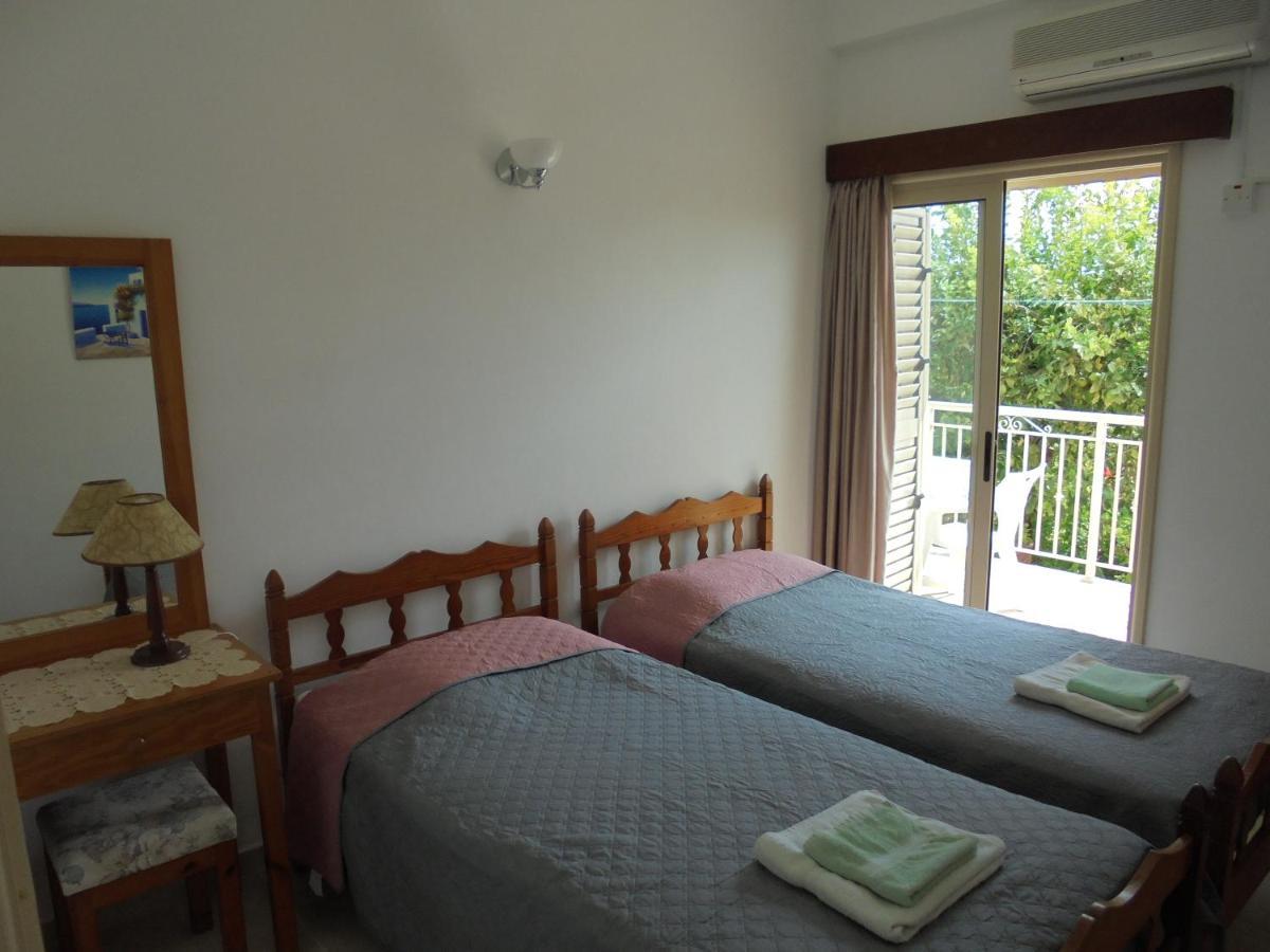 Niki Court Holiday Apartments Paphos Esterno foto