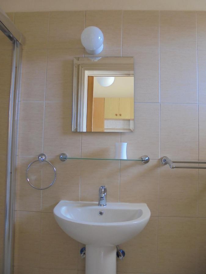 Niki Court Holiday Apartments Paphos Esterno foto