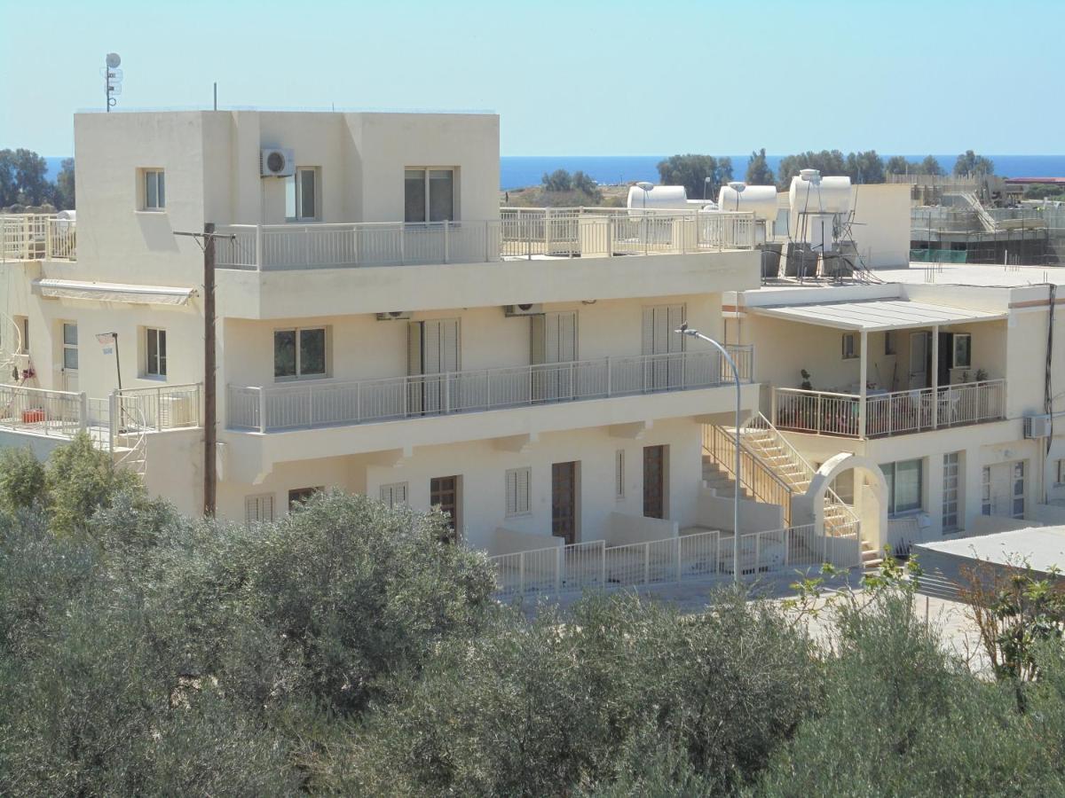 Niki Court Holiday Apartments Paphos Esterno foto