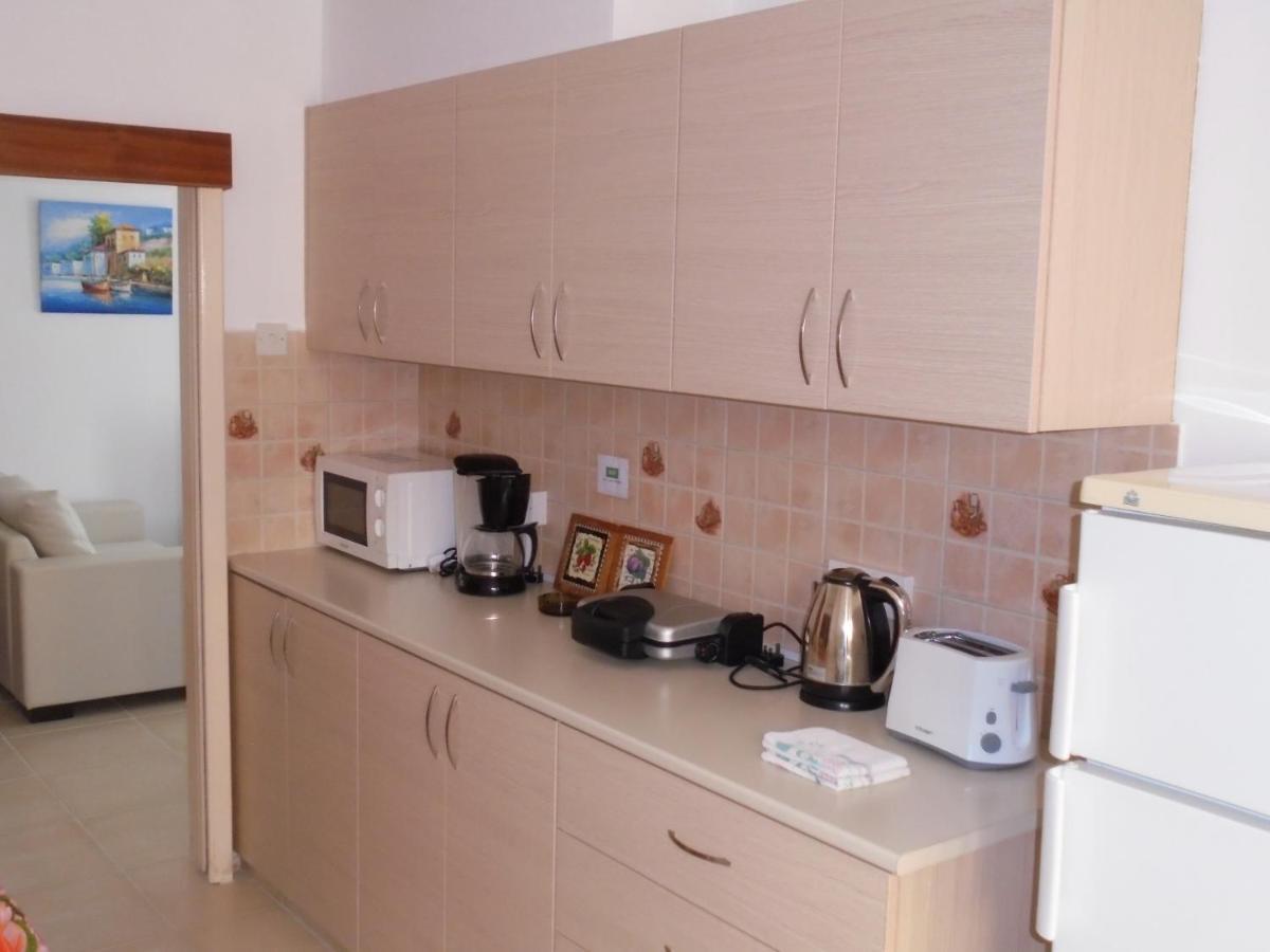 Niki Court Holiday Apartments Paphos Esterno foto