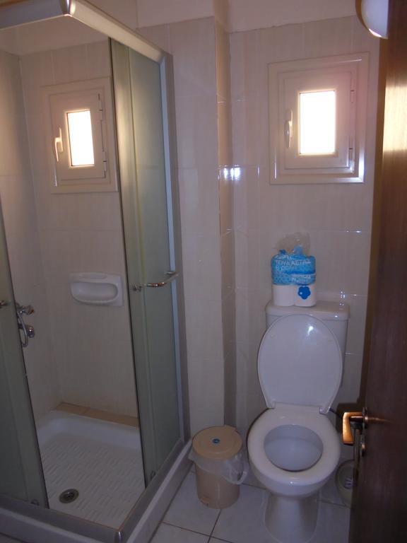 Niki Court Holiday Apartments Paphos Esterno foto
