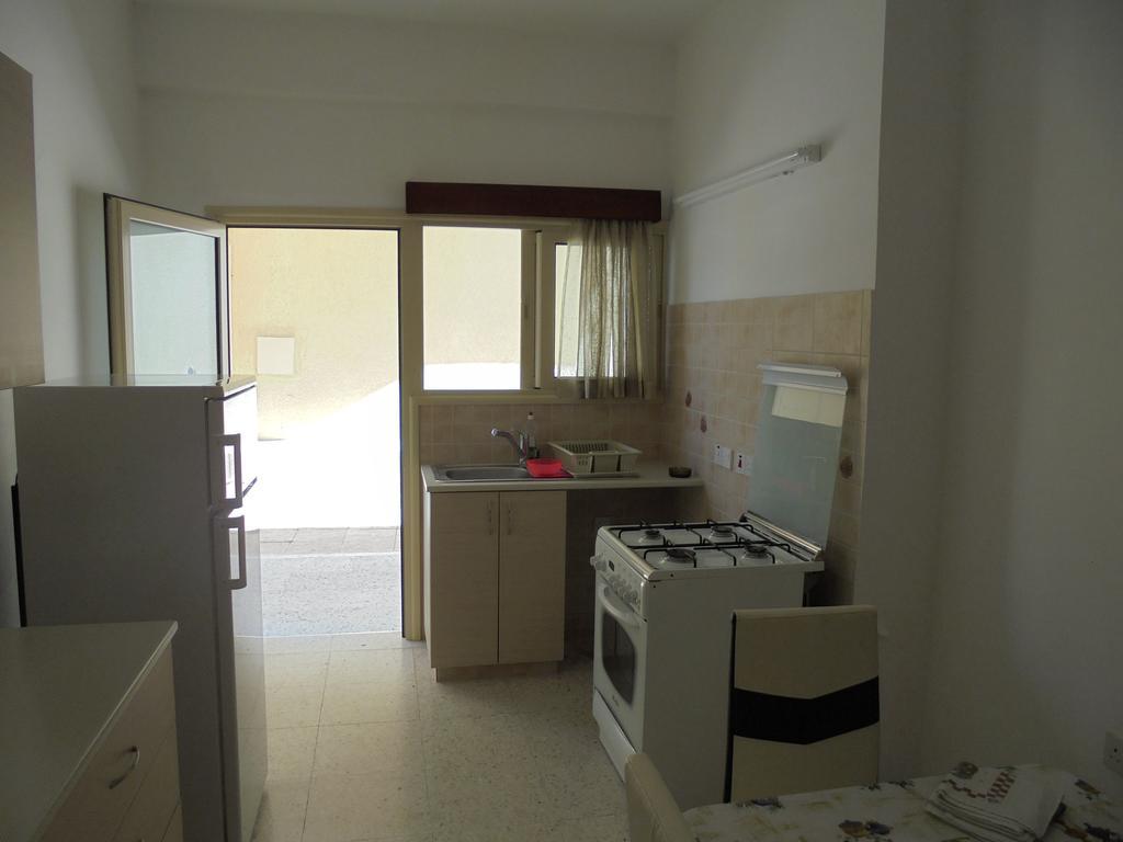 Niki Court Holiday Apartments Paphos Esterno foto