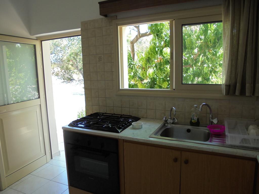 Niki Court Holiday Apartments Paphos Esterno foto