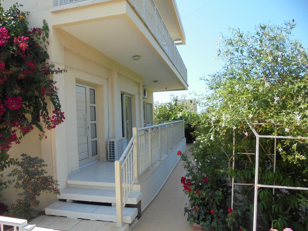 Niki Court Holiday Apartments Paphos Esterno foto