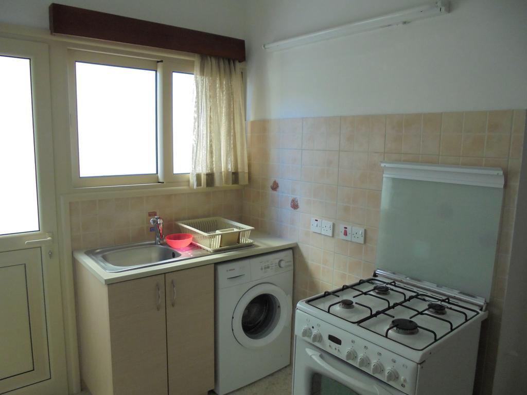 Niki Court Holiday Apartments Paphos Esterno foto